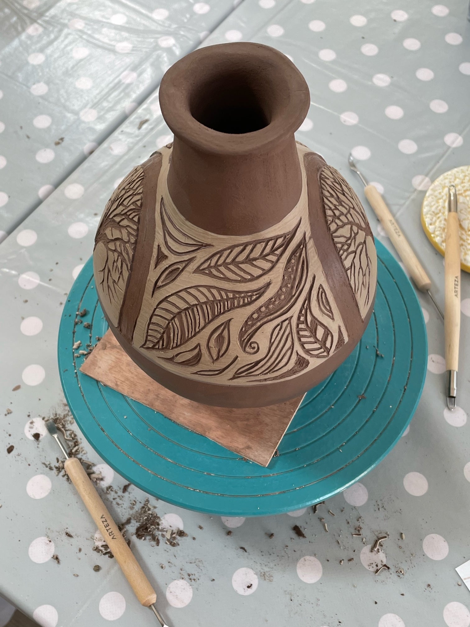 Handmade ceramics and art. Pottery and art courses. Pottery